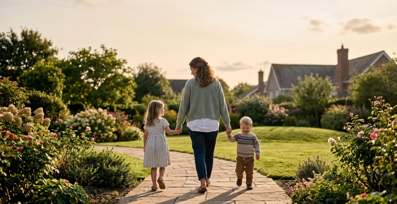 Illustration symbolique d'une famille protégée financièrement sur le long terme grâce à un capital décès bien calibré